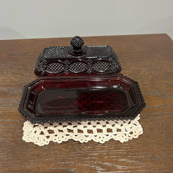 Avon Cape Cod Collection - Ruby Red Glass Covered Butter Dish - Picture 2 of 4